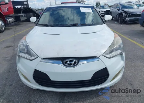 2015 Hyundai Veloster z USA, uszkodzony, nr VIN KMHTC6AD4FU239671